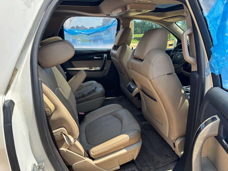 2011-gmc-acadia-denali-image-16