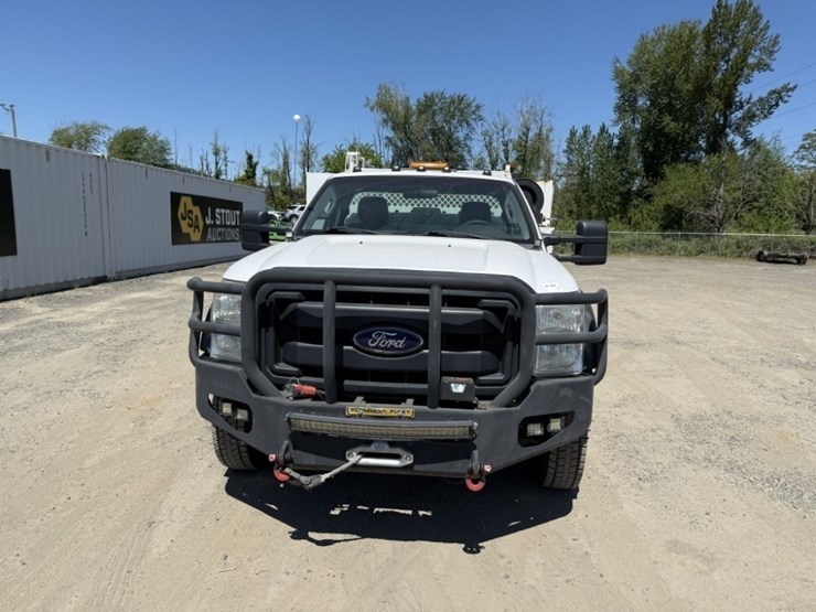 2012-ford-f550-sd-image-8