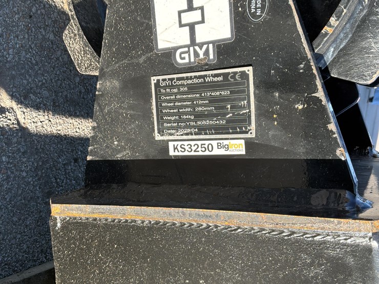 2025-massey-ferguson-730-image-13