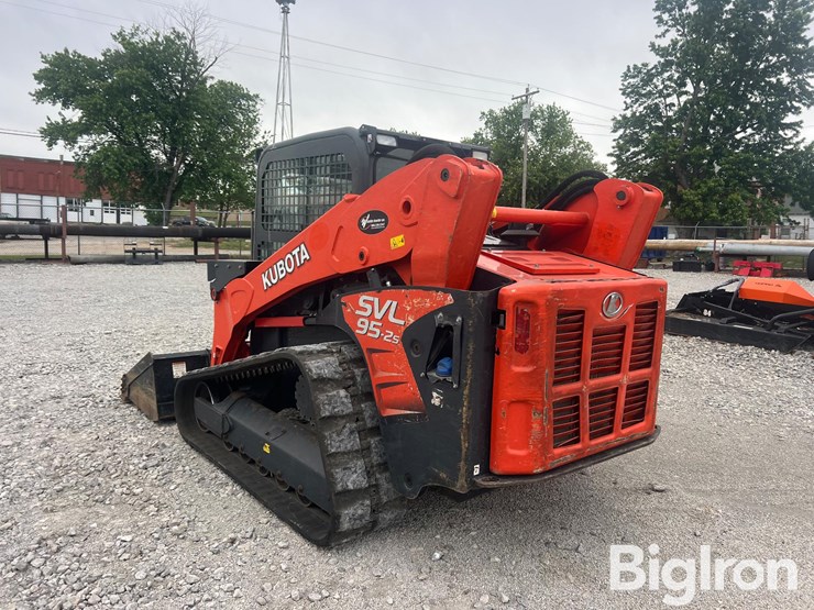 2017-kubota-svl95-2s-image-7