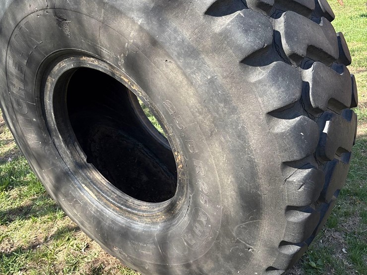 michelin-23.5-r25-spare-tire-image-9