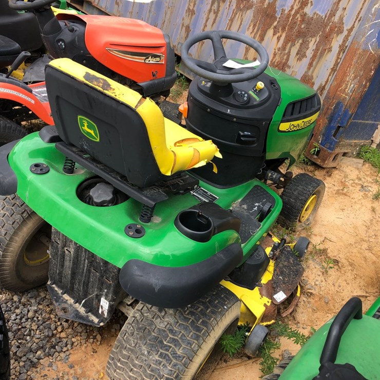 JOHN DEERE D140