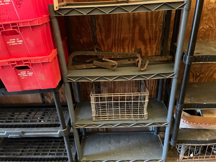 #7089-•-dolly,-shelves-and-contents-image-11