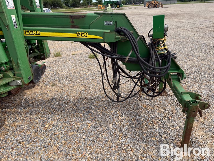2009-john-deere-1790-image-11