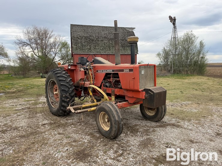 1975-allis-chalmers-200-image-3