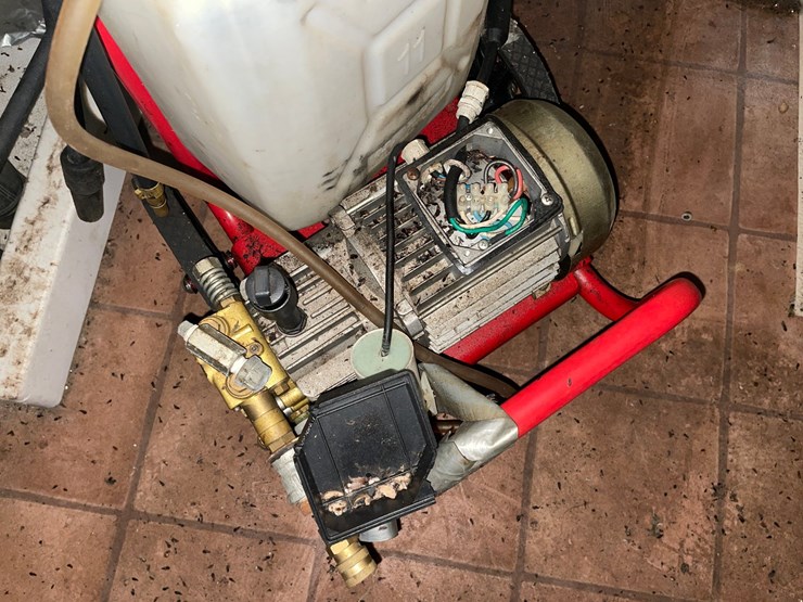 #7052-•-xtreme-kleen-pressure-washer-image-5