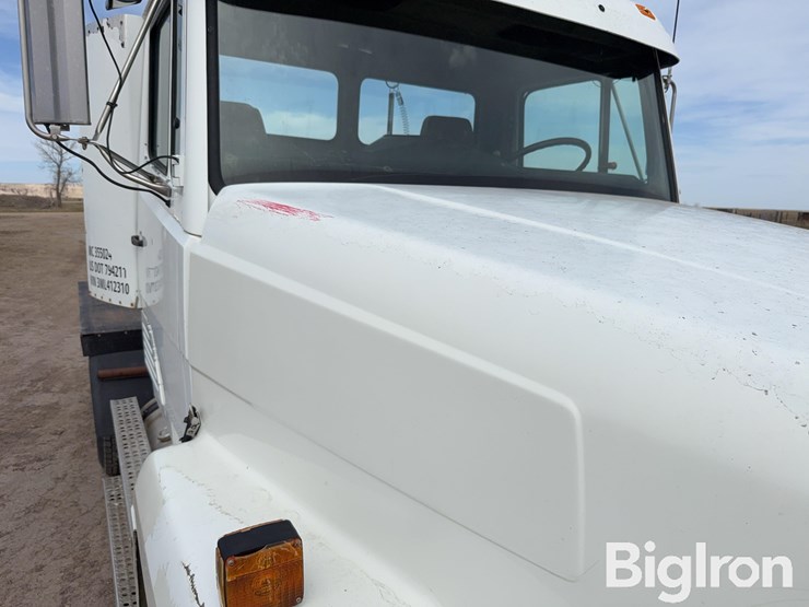 1991-freightliner-flc112-image-17