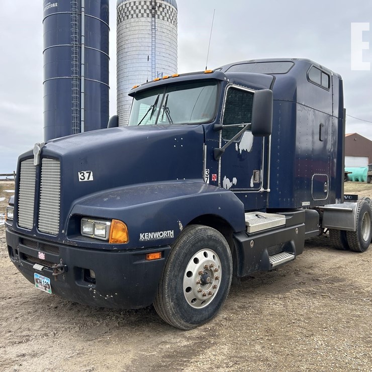 1999 KENWORTH T600