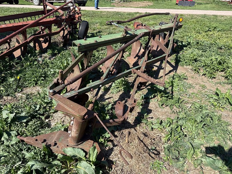 john-deere-145-image-1