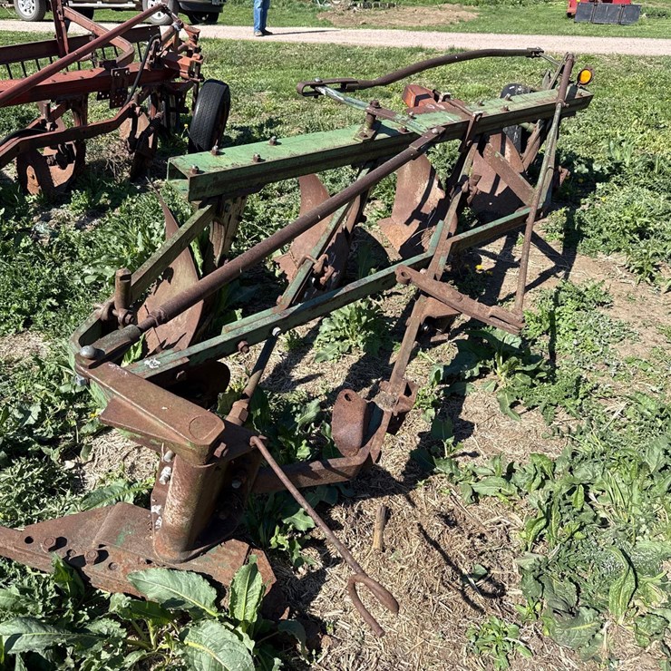 JOHN DEERE 145