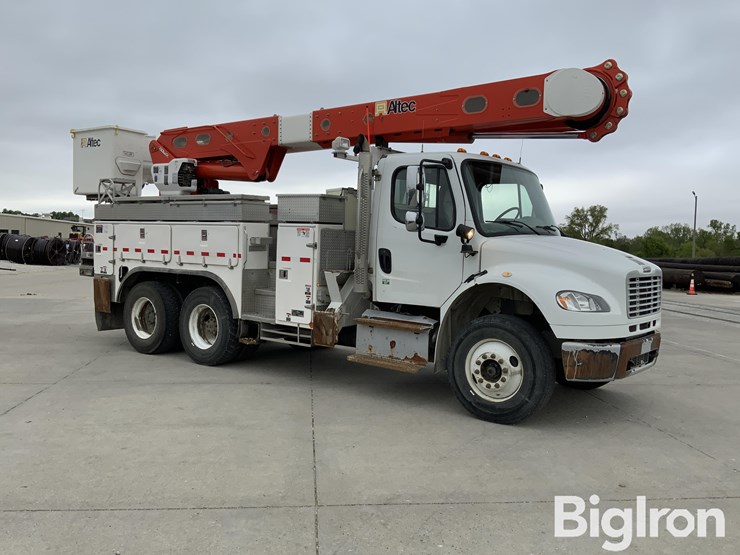 2014-freightliner-m2-106-image-3