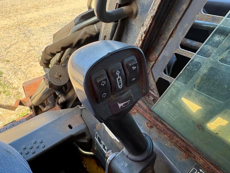 2003-new-holland-ls180-image-16