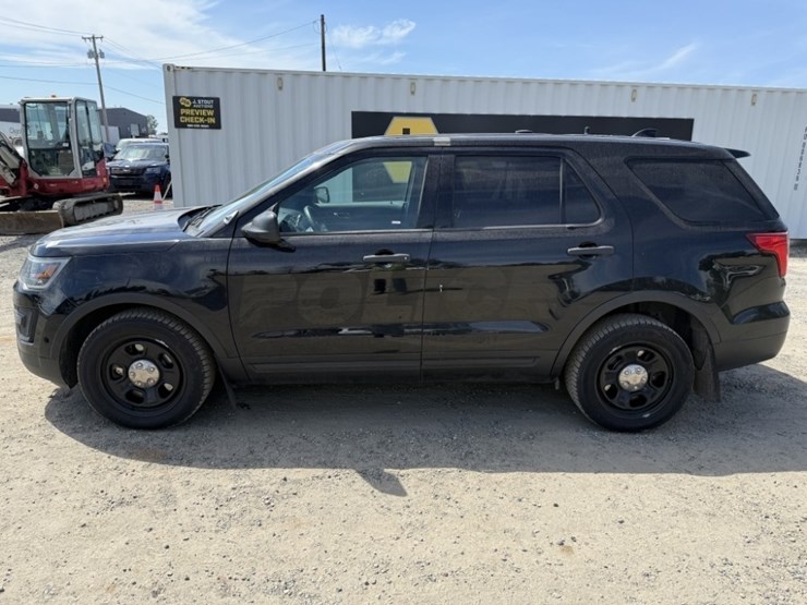 2017-ford-explorer-image-7
