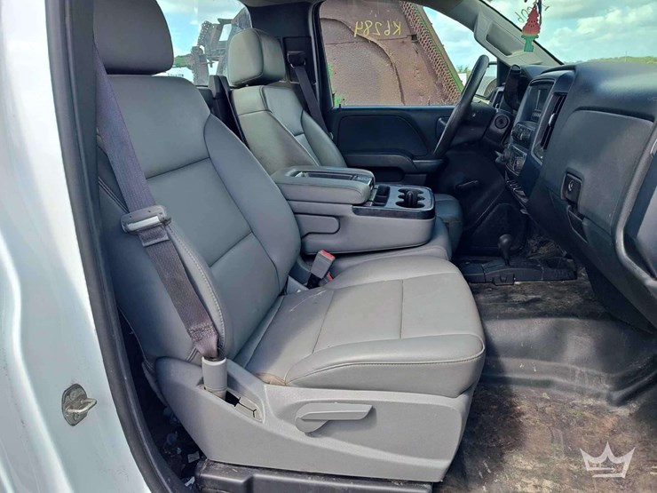 2017-chevrolet-silverado-2500hd-image-33