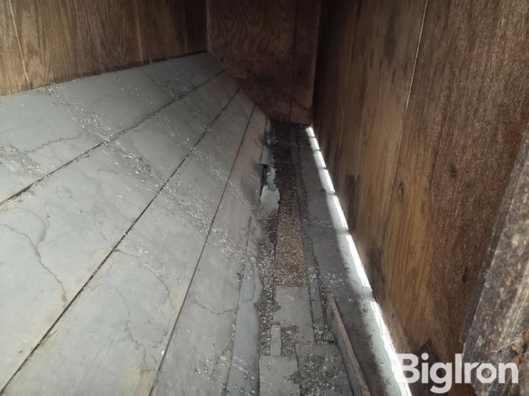 shop-built-wood-livestock-feeder-image-15