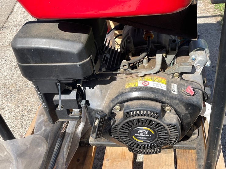 #7001-•-chicago-electric-generator-image-7