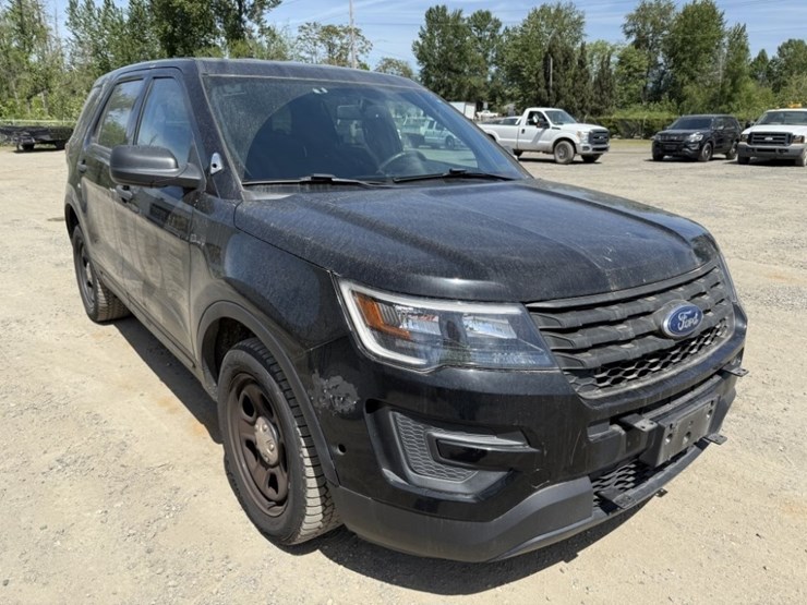 2018-ford-explorer-image-2