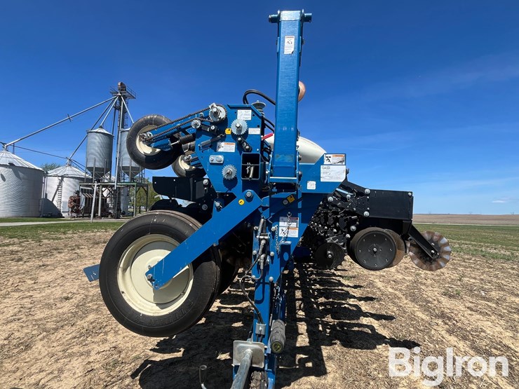 2023-kinze-3605-image-2