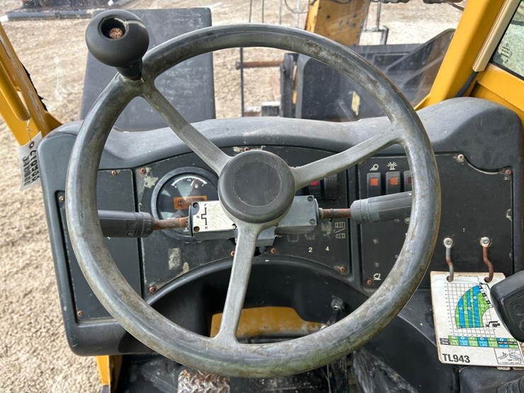 caterpillar-tl943-image-22