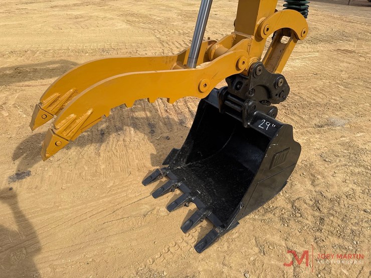 2021-caterpillar-305.5-image-8
