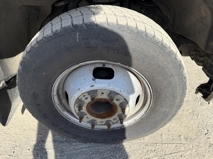 2016-ford-f350-sd-xlt-image-14