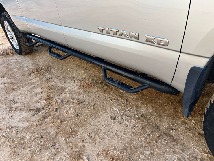 2016-nissan-titan-image-27