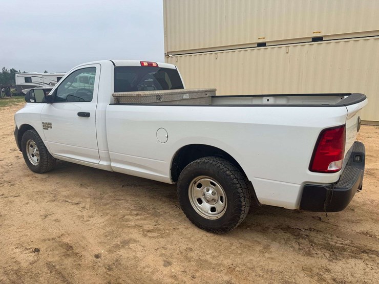 2019-ram-1500-classic-image-4