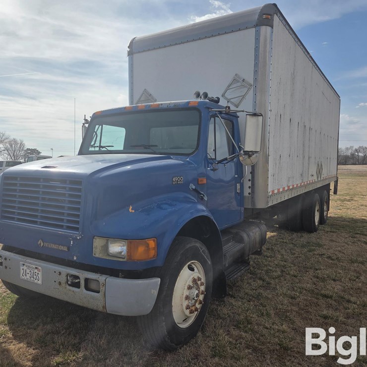 1997 INTERNATIONAL 4900