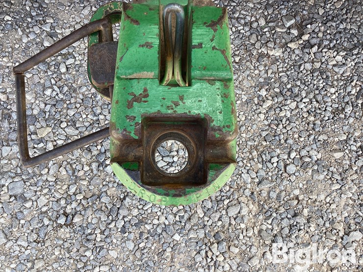 2009-john-deere-8320r-image-11