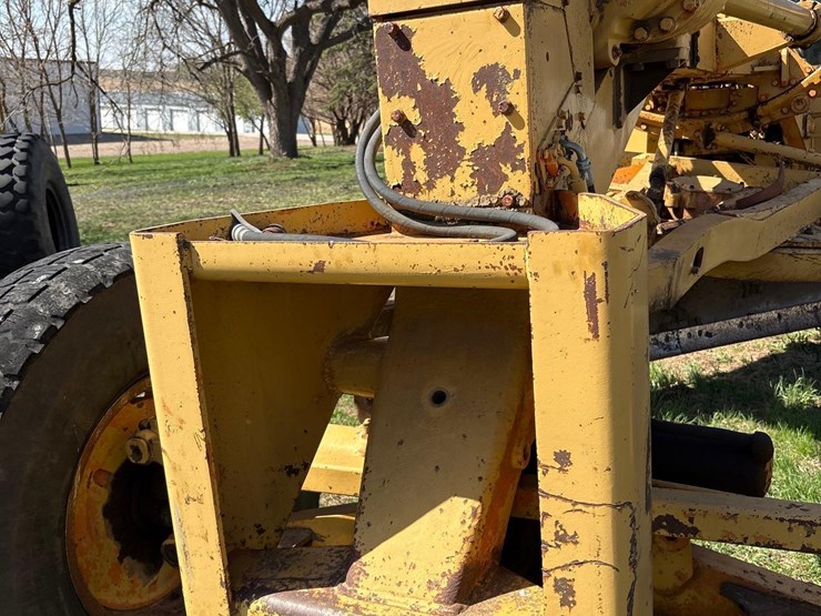 caterpillar-12f-image-5