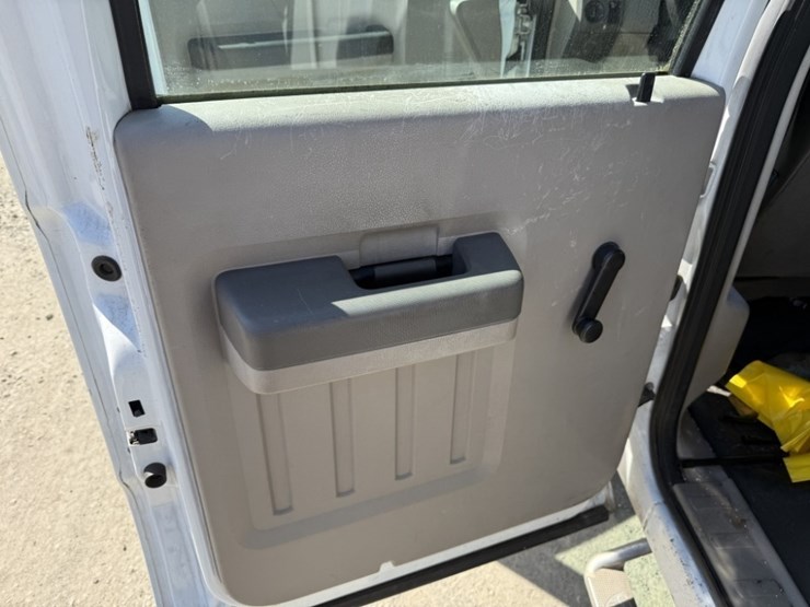 2009-ford-f350-image-24