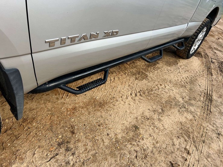 2016-nissan-titan-image-12