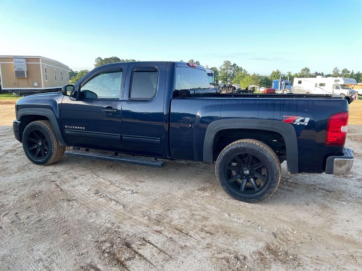 2009-chevrolet-silverado-1500-image-2