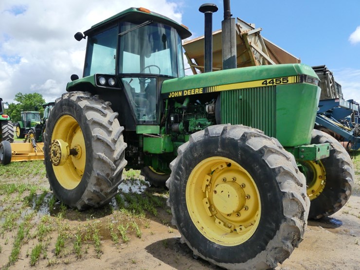 john-deere-4455-image-2