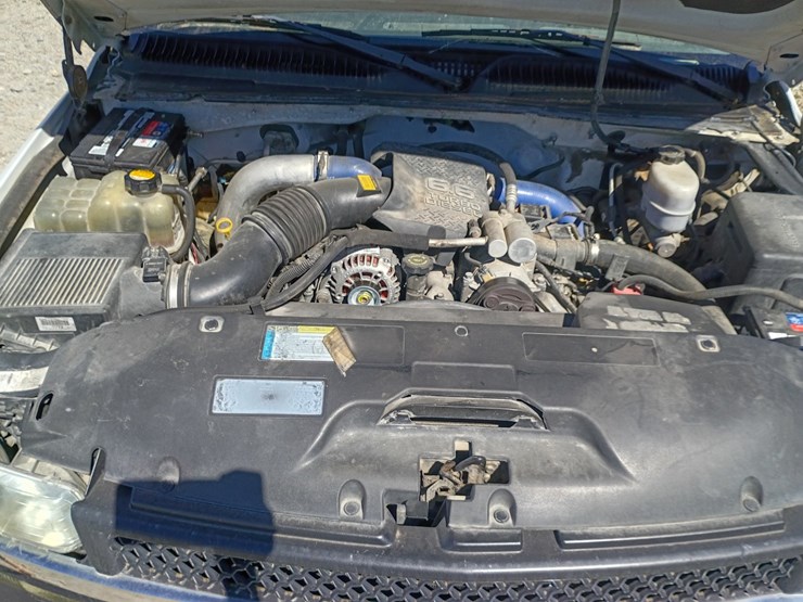 #24570-•-2001-chevrolet-silverado-pickup-truck-image-18