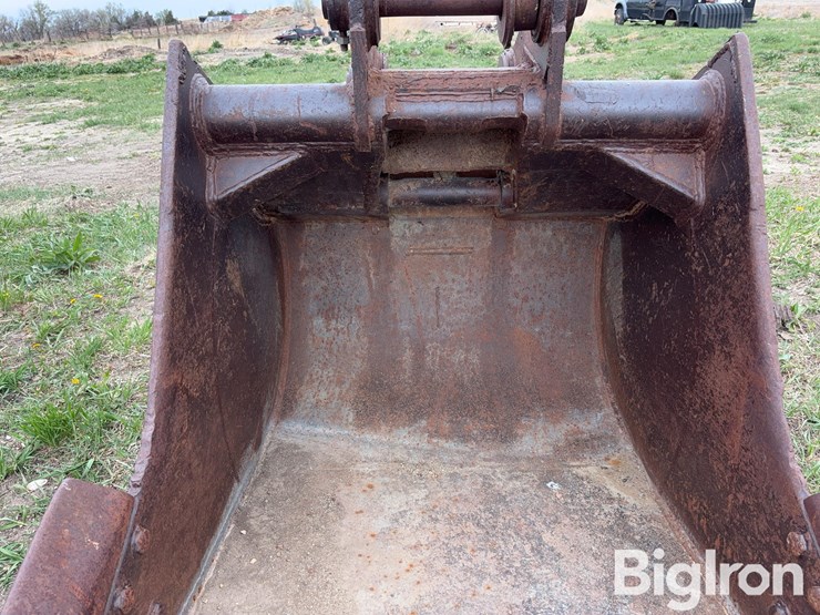 wb-excavator-bucket-image-11