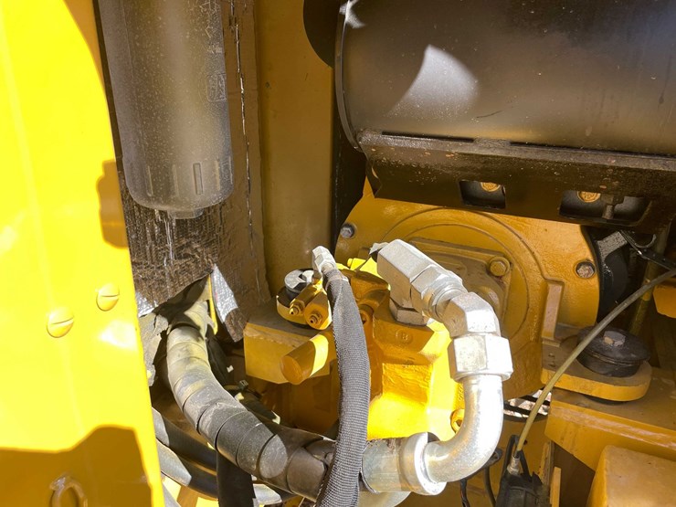 #6930-•-cat-306e2-excavator-image-47