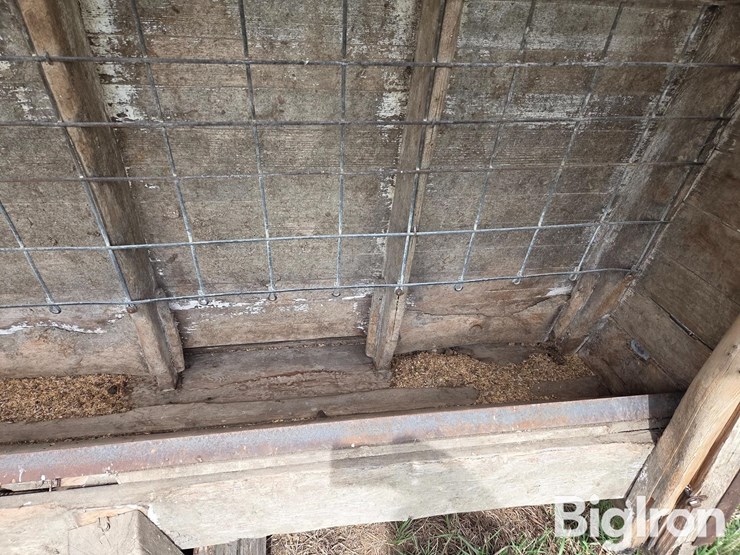 shop-built-wood-livestock-feeder-image-12
