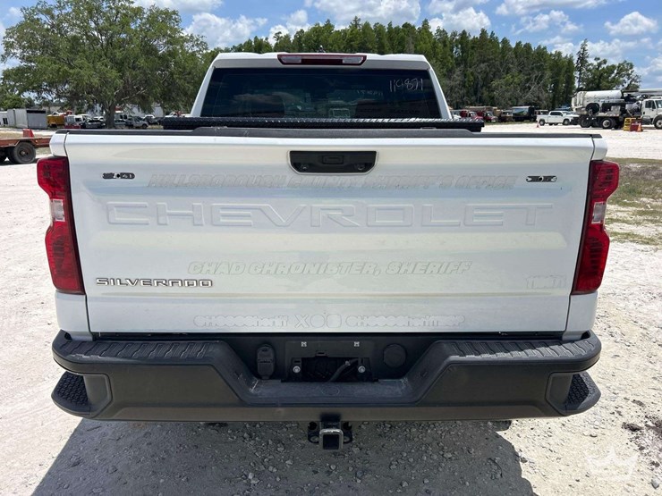 2024-chevrolet-silverado-1500-image-27