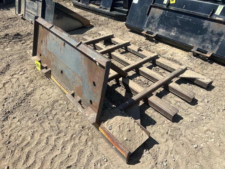 #3904-•-approx-70"-skid-steer-ground-leveling-attachment-image-2