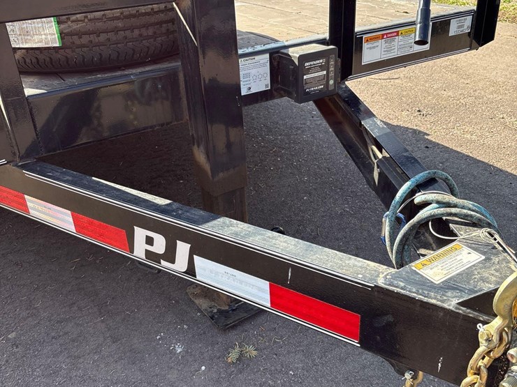 2019-pj-7ft-x-18ft-beaver-tail-bumper-hitch-trailer--1-owner-image-7