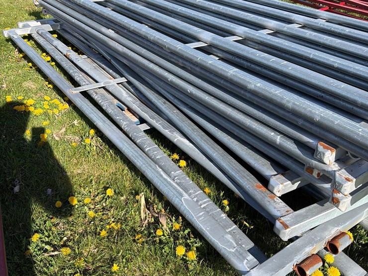 10-brazen-9ft-10”-long-livestock-gates-image-3