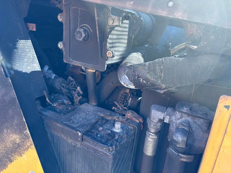2024-asv-rt-75-heavy-duty-skidsteer-image-12