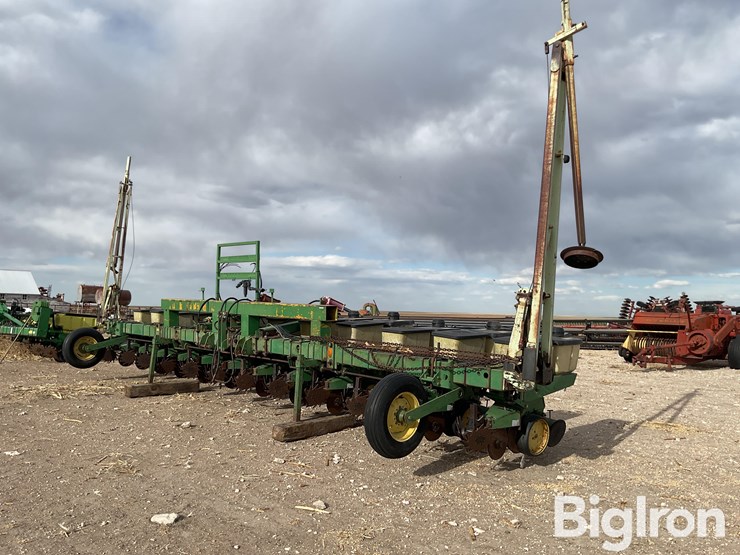 john-deere-7100-image-1