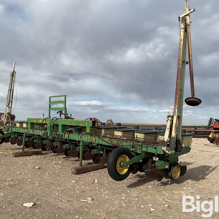 JOHN DEERE 7100