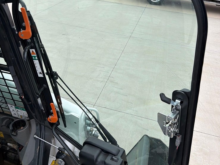 2023-bobcat-t770-image-53