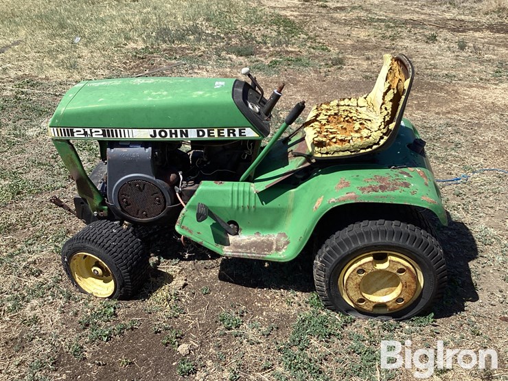 john-deere-212-image-8