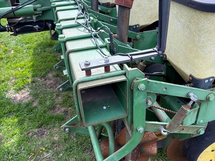 john-deere-7000-image-39