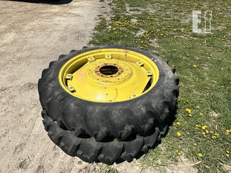 john-deere-tractor-wheels-image-3