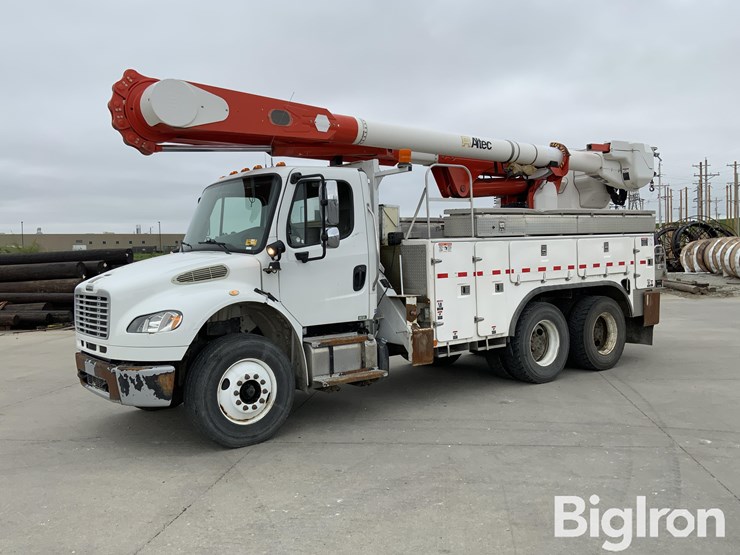 2014-freightliner-m2-106-image-1